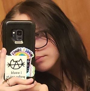 Meet your Posher, Cassie